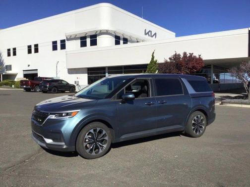 2024 Kia Carnival EX