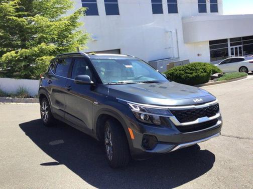 2022 Kia Seltos EX