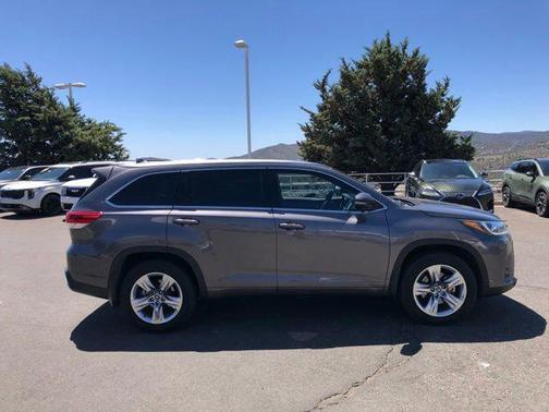 Predawn Gray Mica 2018 Toyota Highlander Limited