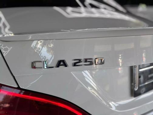 2017 Mercedes-Benz CLA 250 Base 4MATIC