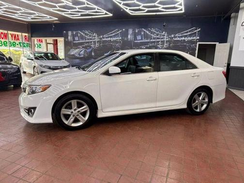 2014 Toyota Camry SE