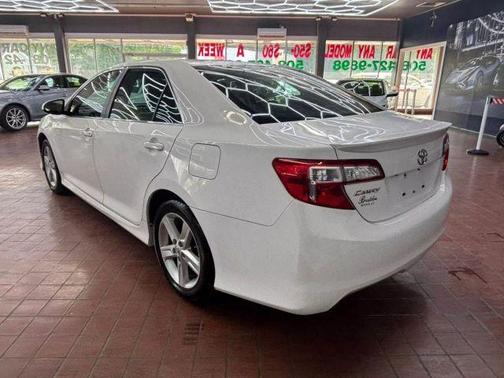 2014 Toyota Camry SE