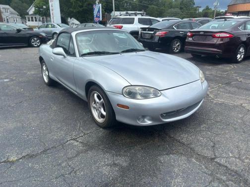 2001 Mazda MX-5 Miata Convertible 2D