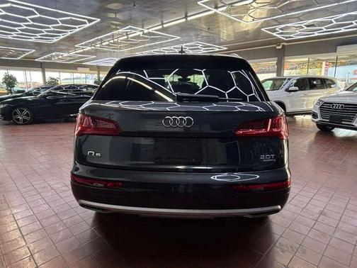 Gray 2018 Audi Q5 2.0T Tech Premium