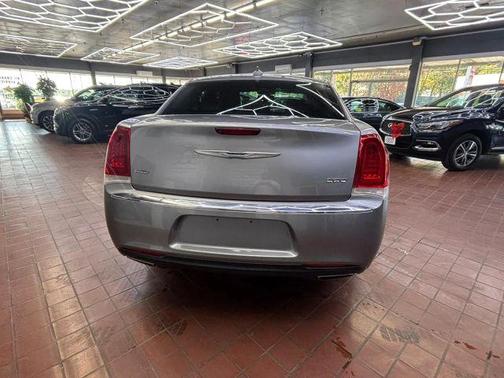 2018 Chrysler 300 Limited
