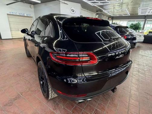2017 Porsche Macan Macan Sport Edition