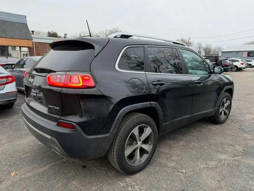 Diamond Black Crystal Pearlcoat 2020 Jeep Cherokee Limited