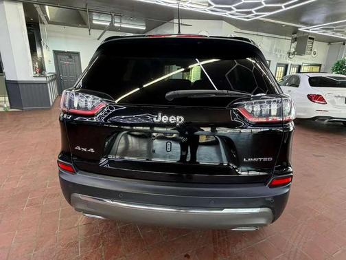 Diamond Black Crystal Pearlcoat 2020 Jeep Cherokee Limited