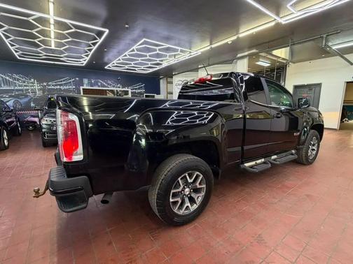 Onyx Black 2015 GMC Canyon SLE