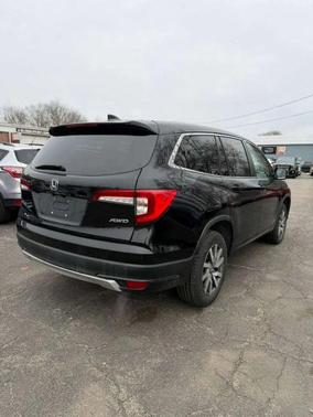 Crystal Black Pearl 2019 Honda Pilot EX