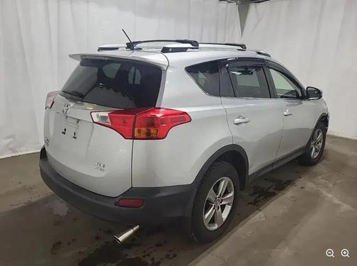 Classic Silver Metallic 2015 Toyota RAV4 XLE