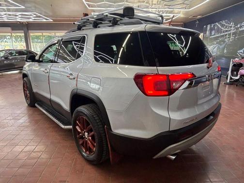 Quicksilver Metallic 2019 GMC Acadia SLT-1