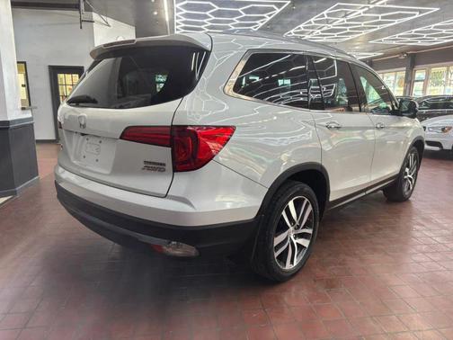 White Diamond Pearl 2016 Honda Pilot Touring