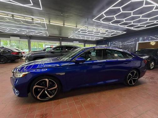 Still Night Pearl 2018 Honda Accord Sport