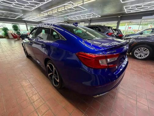Still Night Pearl 2018 Honda Accord Sport