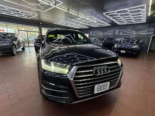 Night Black 2018 Audi Q7 2.0T Premium Plus