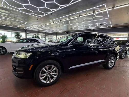 Night Black 2018 Audi Q7 2.0T Premium Plus