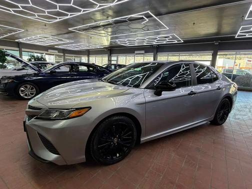 Celestial Silver Metallic 2020 Toyota Camry SE