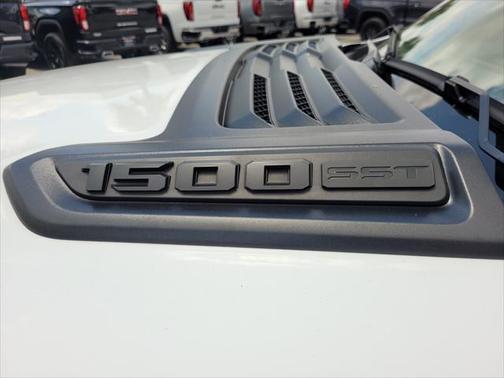 2025 RAM 1500 Laramie Crew Cab 4x4 57' Box