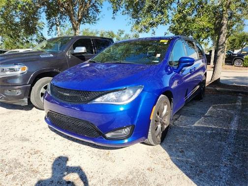 2020 Chrysler Pacifica Touring