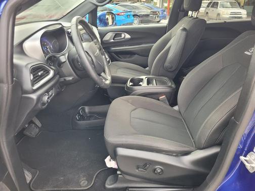 2020 Chrysler Pacifica Touring