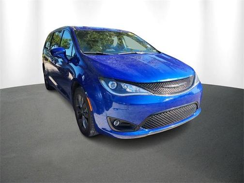 2020 Chrysler Pacifica Touring