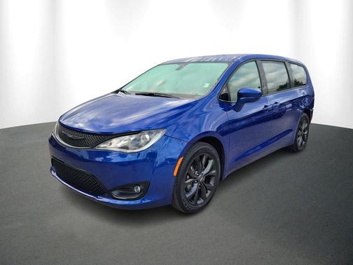 2020 Chrysler Pacifica Touring