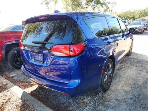 2020 Chrysler Pacifica Touring