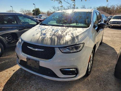 2024 Chrysler Pacifica Touring-L