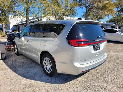 2024 Chrysler Pacifica Touring-L