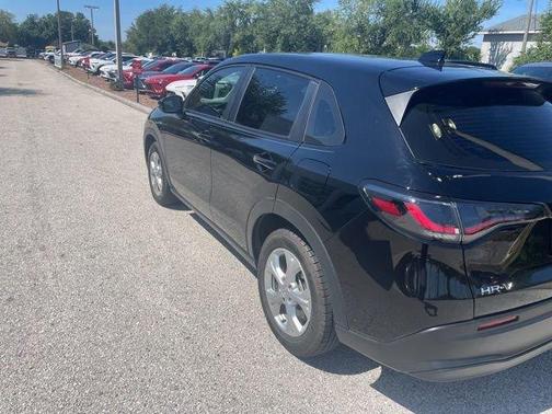 Crystal Black Pearl 2023 Honda HR-V LX
