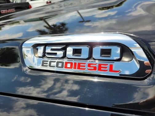 2021 RAM 1500 Limited Crew Cab 4x4 57' Box