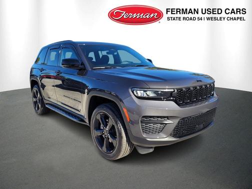 2025 Jeep Grand Cherokee Laredo