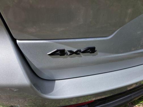 Silver Zynith 2025 Jeep Grand Cherokee Laredo