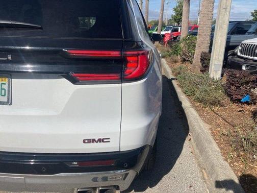 2024 GMC Acadia Denali