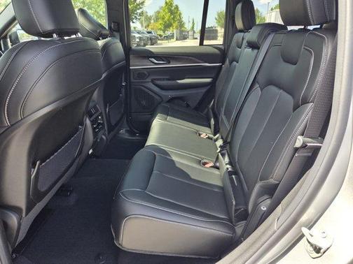 Silver Zynith 2026 Jeep Grand Cherokee Limited