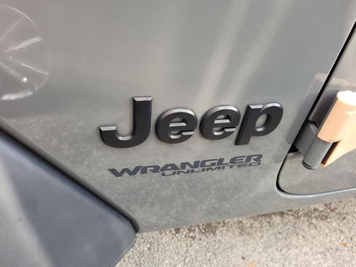 2022 Jeep Wrangler Unlimited Sport
