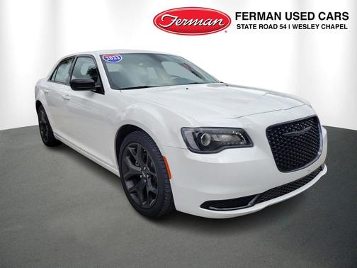 2023 Chrysler 300 Touring