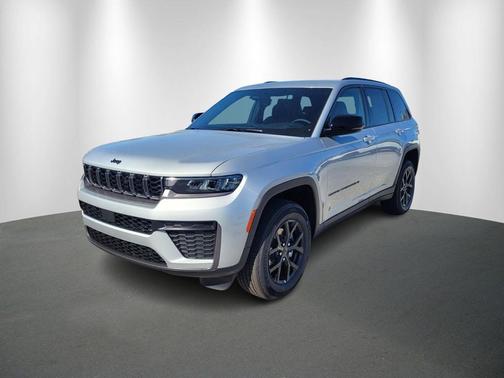 2026 Jeep Grand Cherokee Laredo