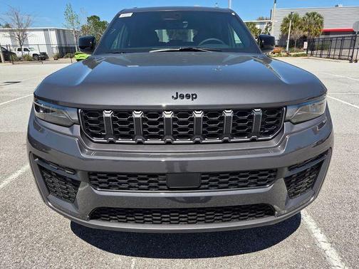 2026 Jeep Grand Cherokee Laredo