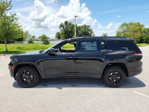 2025 Jeep Grand Cherokee L Laredo