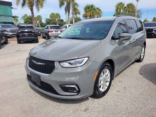2022 Chrysler Pacifica Touring-L