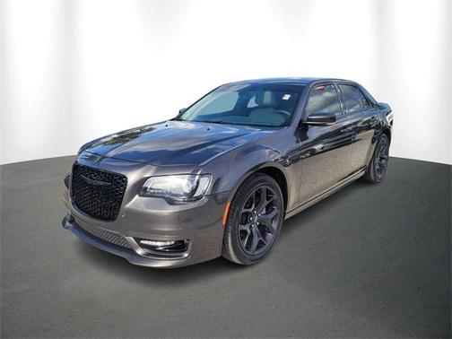 2023 Chrysler 300 Touring L