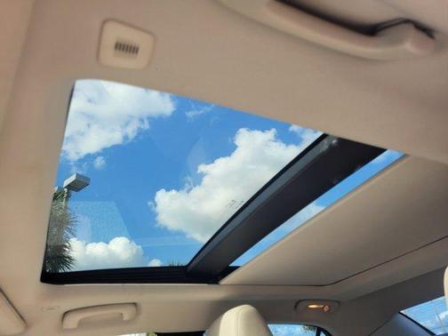 2023 Chrysler 300 Touring L