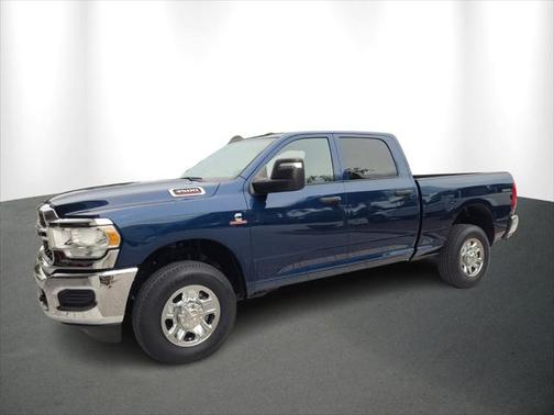 2024 RAM 3500 Tradesman Crew Cab 4x4 64' Box