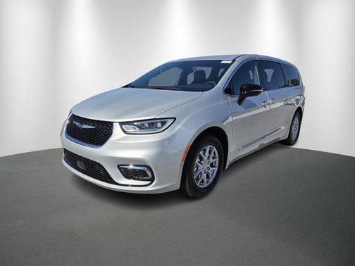 Silver Mist Clearcoat 2026 Chrysler Pacifica Select