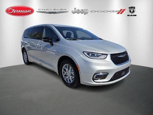 Silver Mist Clearcoat 2026 Chrysler Pacifica Select
