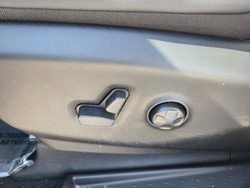 Silver Mist Clearcoat 2026 Chrysler Pacifica Select