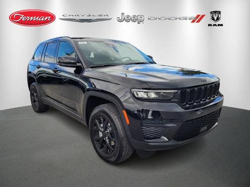 2025 Jeep Grand Cherokee Laredo