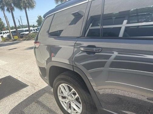 2023 Jeep Grand Cherokee L Laredo 4x4